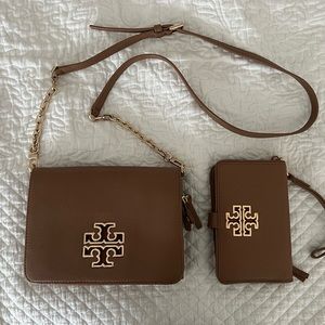 Tory Burch Crossbody bag and wristlet. Brown Leather. Great condition!